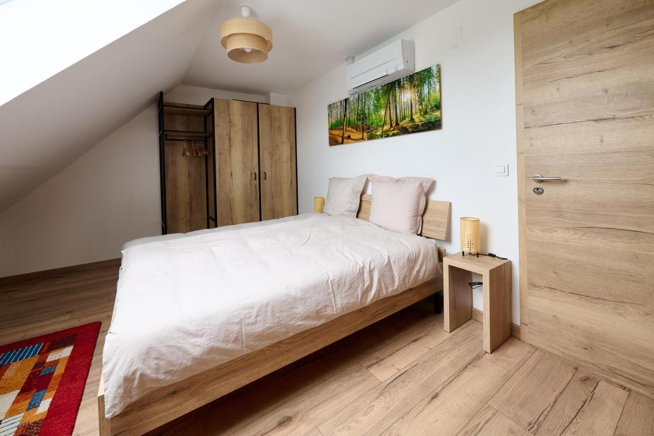 Apartamento Le Pommier - Appt Avec Jardin Partage Puberg Exterior foto